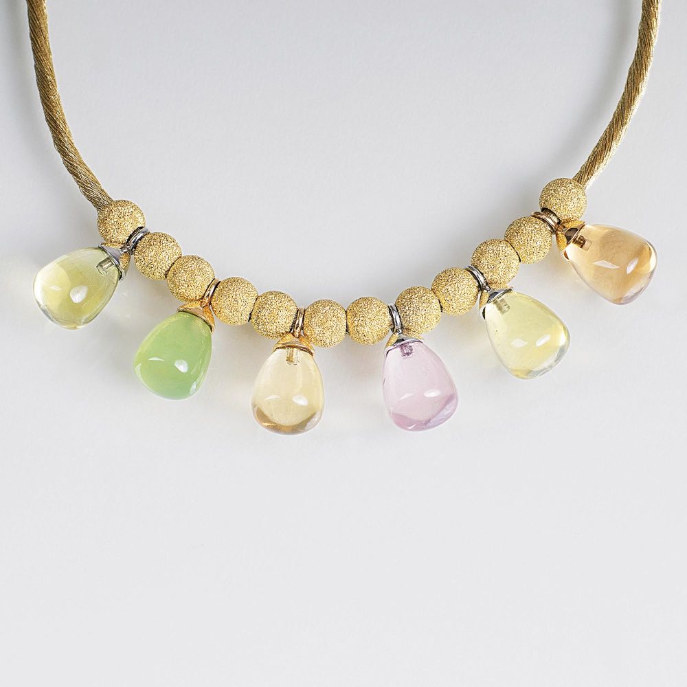 A modifiable Colour Stone Necklace with Silk Necklace