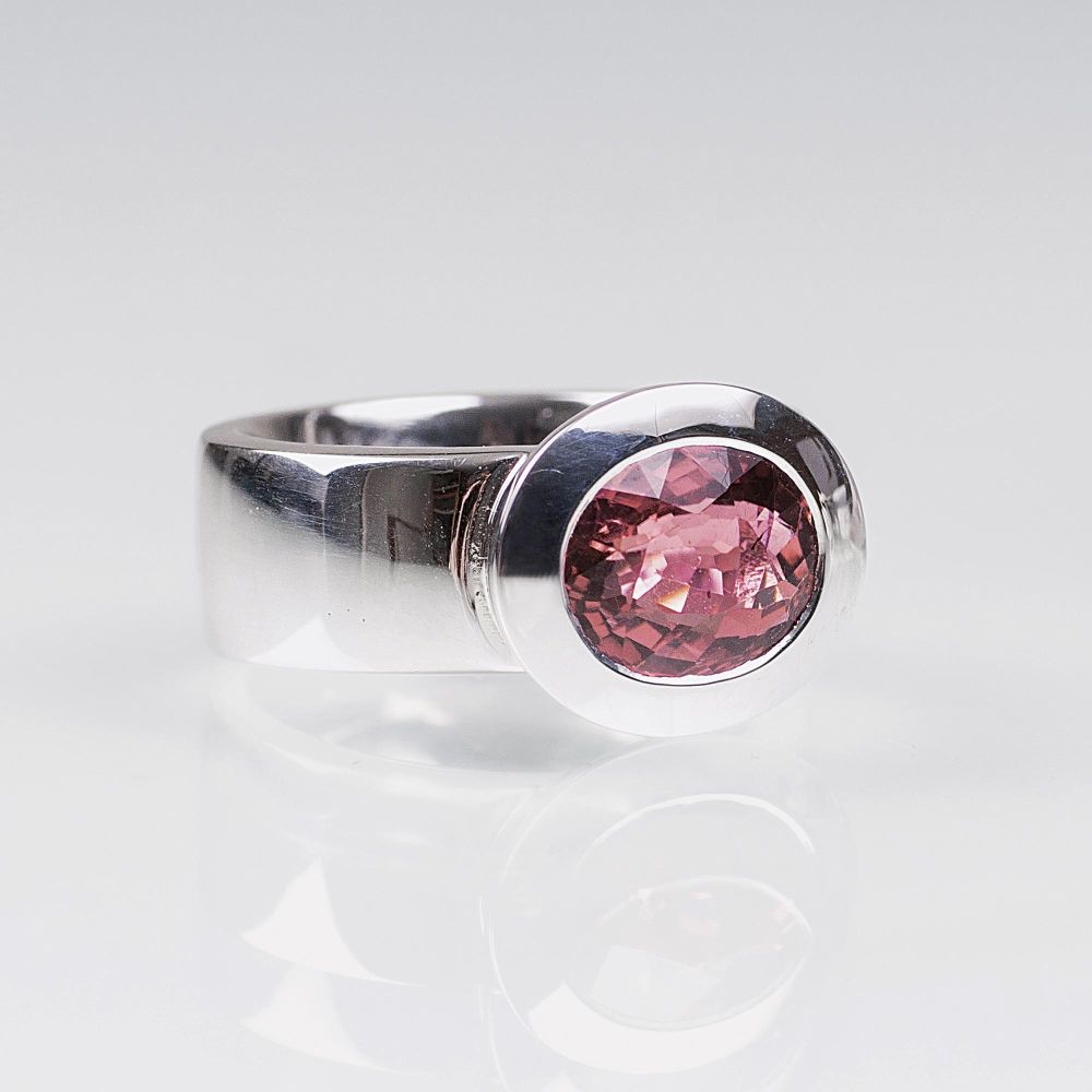 Moderner Rosa-Turmalin-Ring