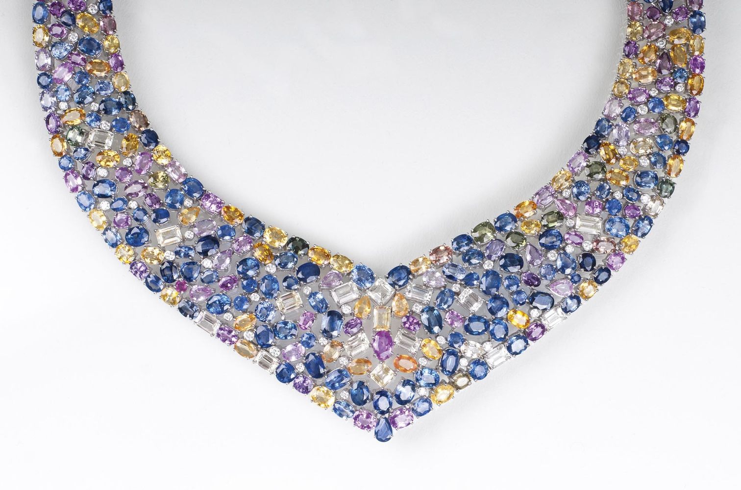 A colourful and highcarat Sapphire Diamond Necklace