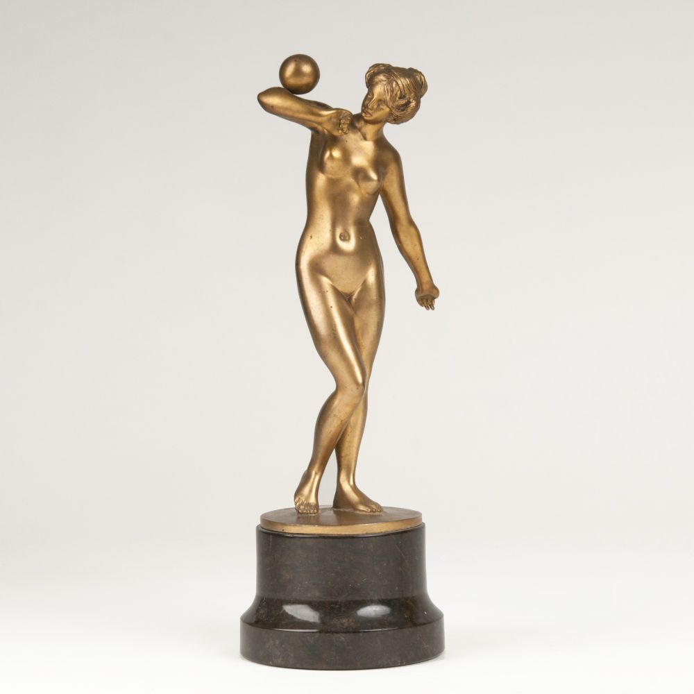 F. Richter, Deutsch, Anf. 20. Jh. - Figur 'Kugelspielerin' Figur 'Kugelspielerin'