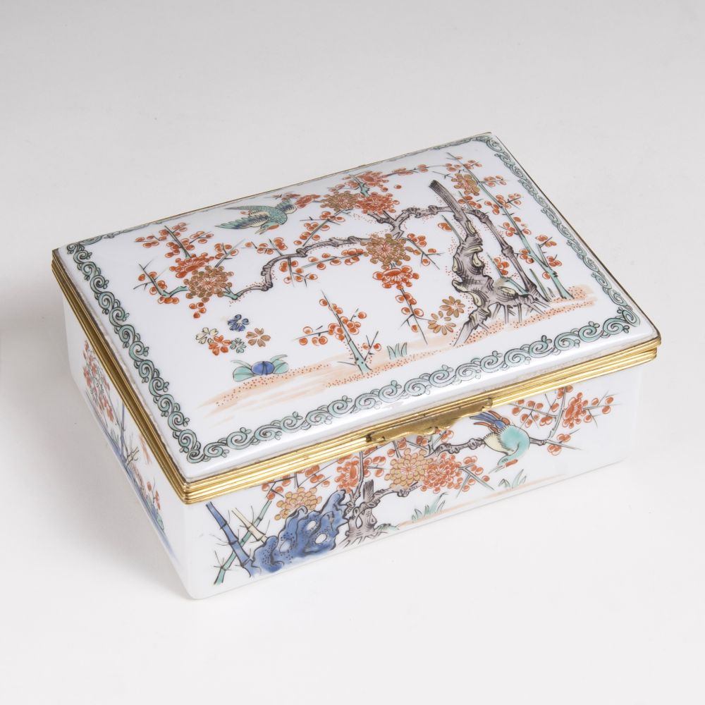 A Lidded Box with Plum Blossons and Phenix