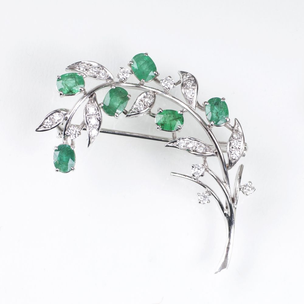 A Emerald Diamond Brooch