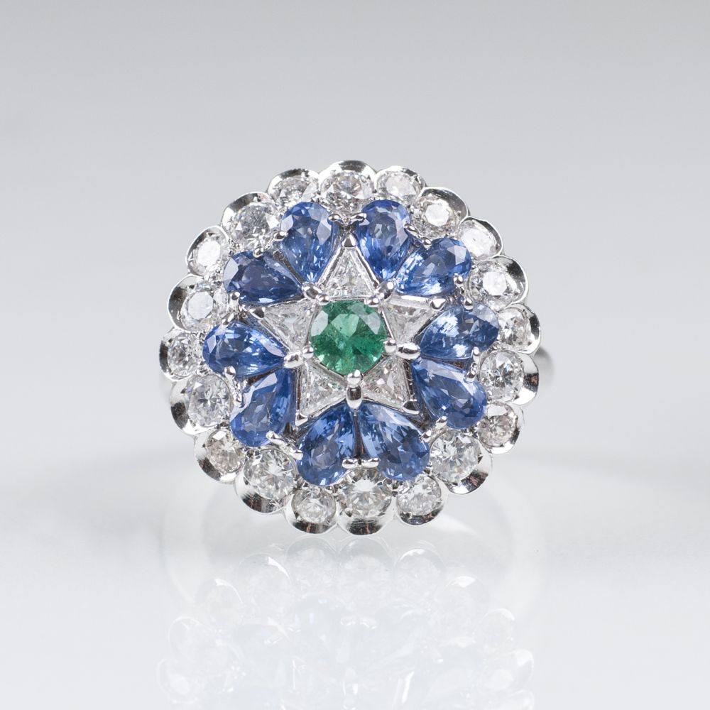 A flowershaped Cocktailring with Diamonds, Sapphires and Emerald - image 2