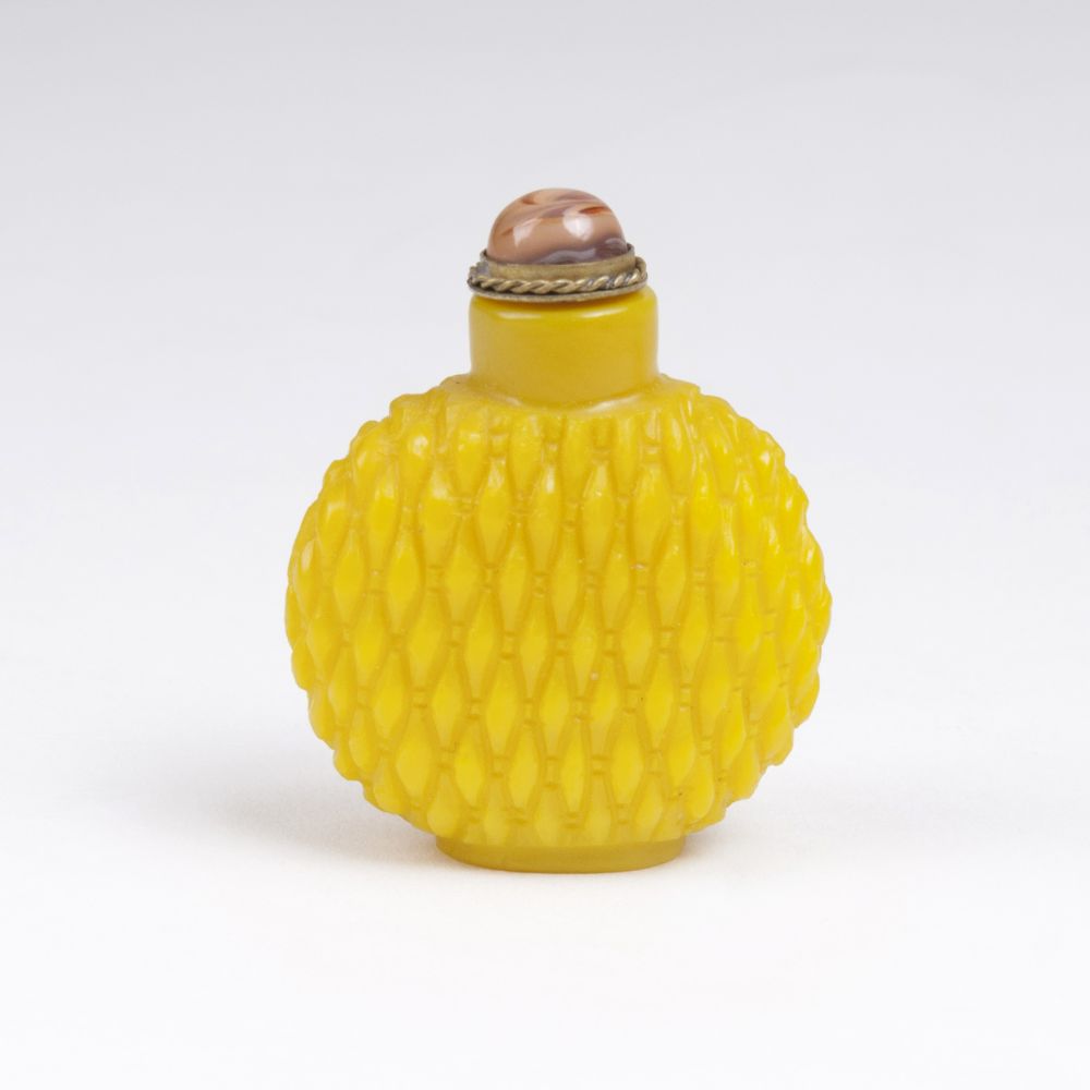 A Yellow Glass Snuff Bottle with Basketwork Relief - image 2