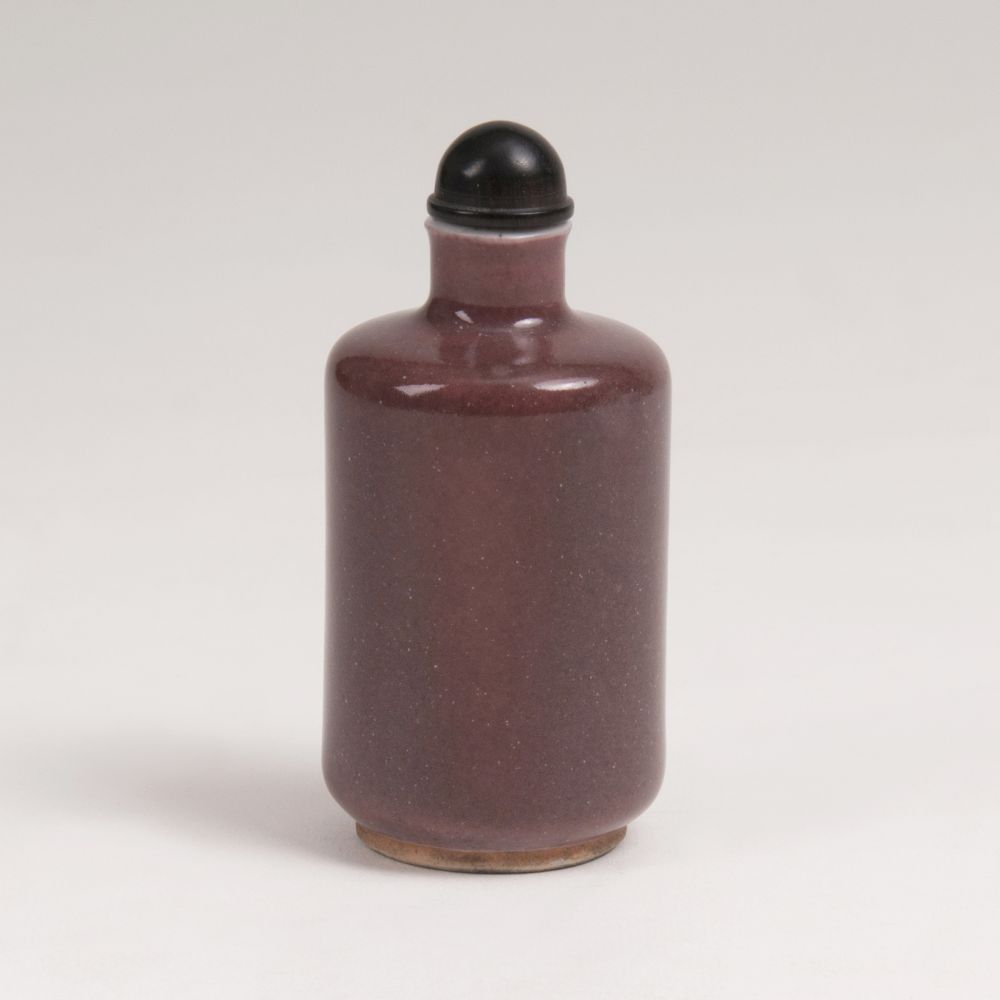 A Snuffbottle with Peach-bloom-glaze