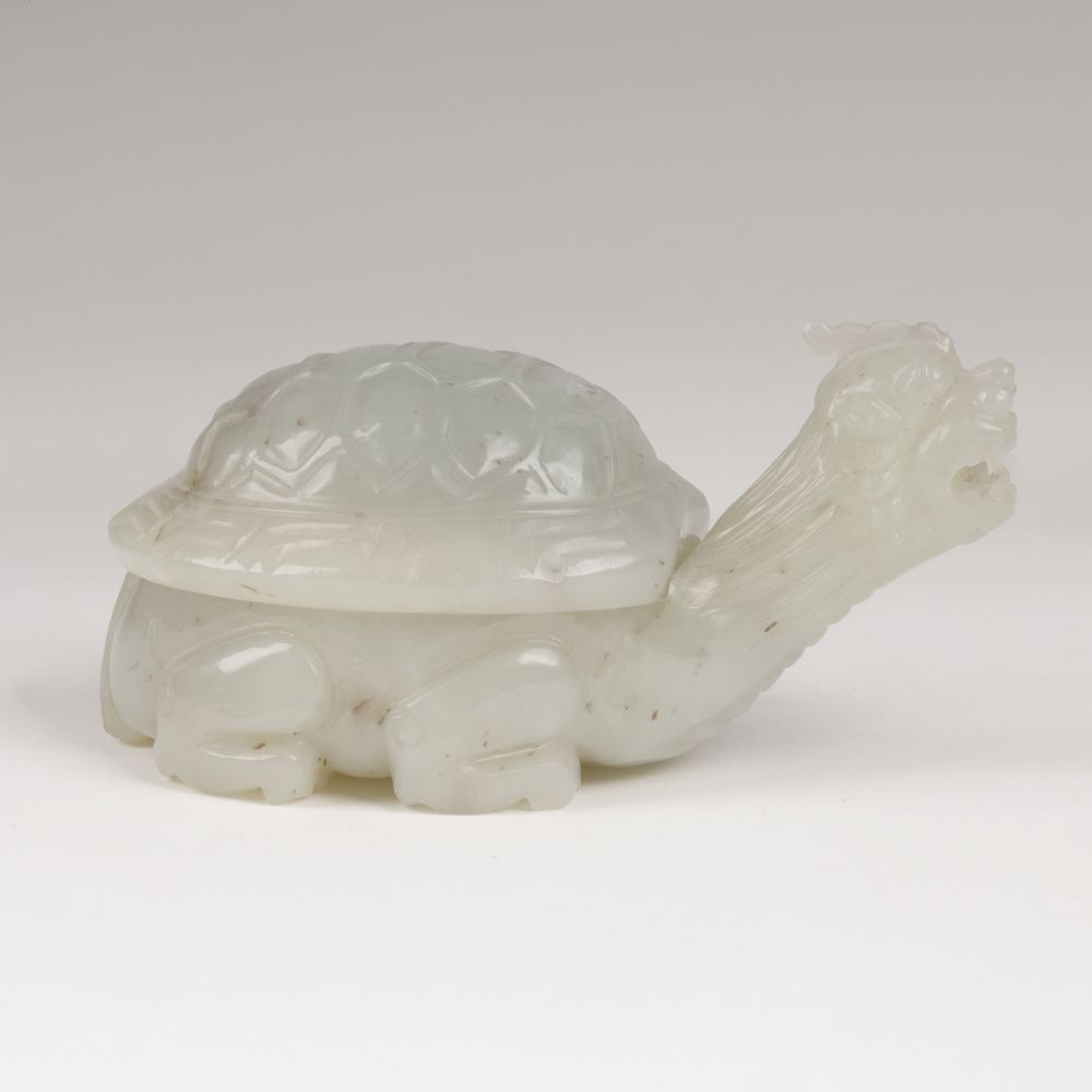 A Lidded Jade Box in Turtle Shape - image 2
