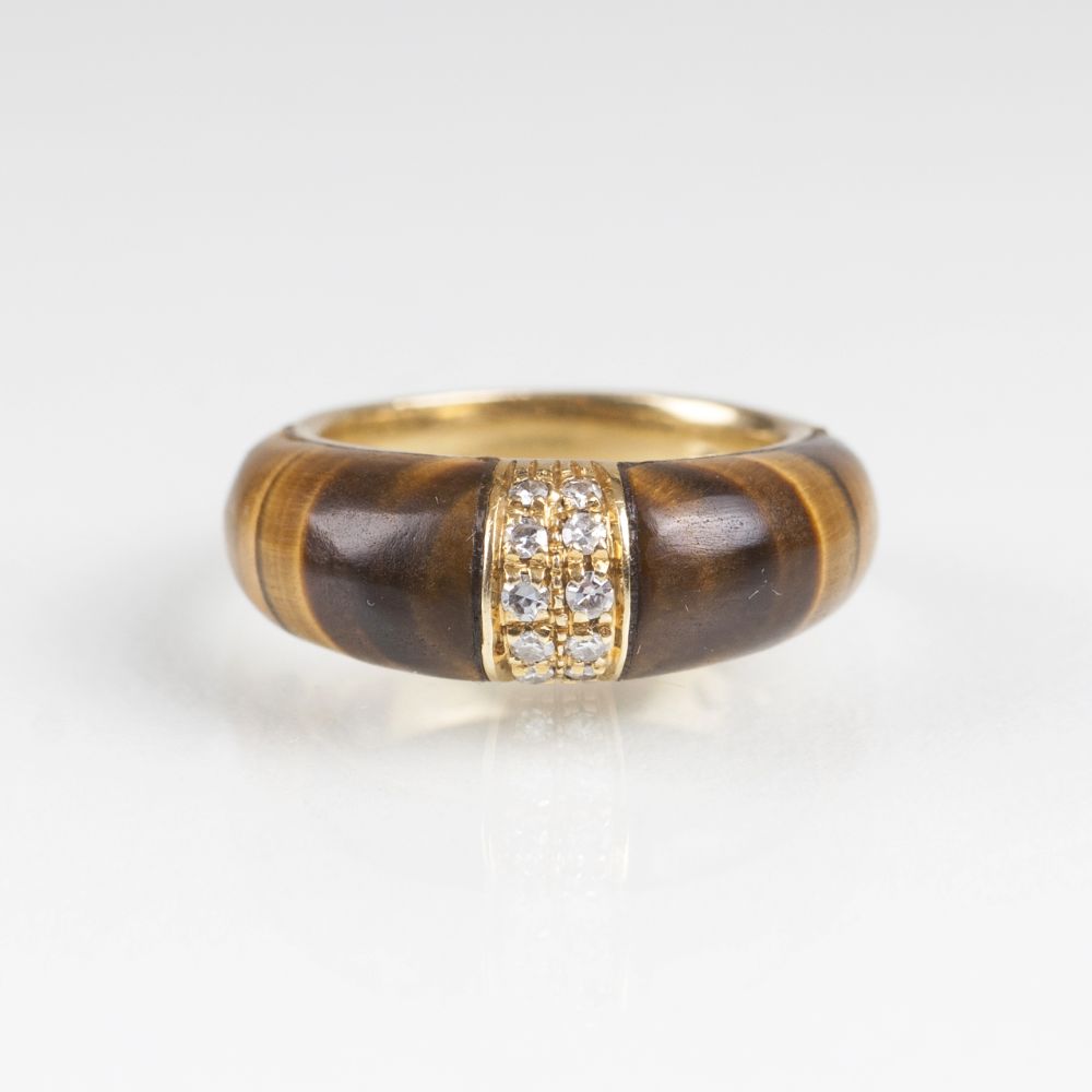 Gold-Ring mit Tigerauge und Brillanten