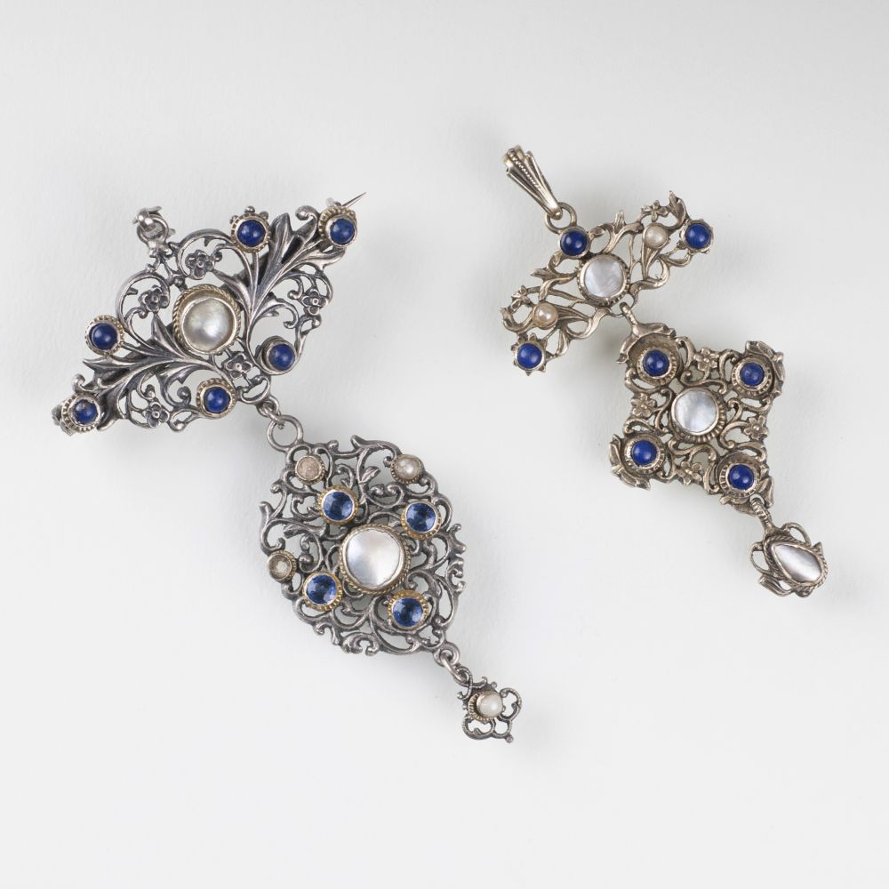 Two pendants with pearls and lapislazuli