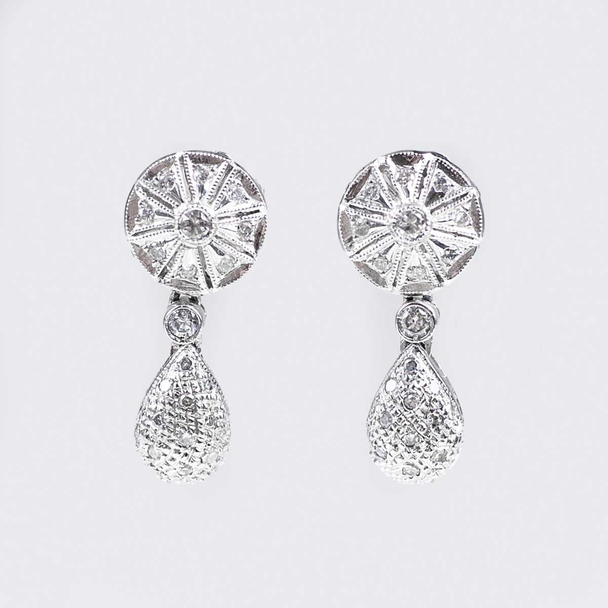 Paar Diamant-Ohrringe
