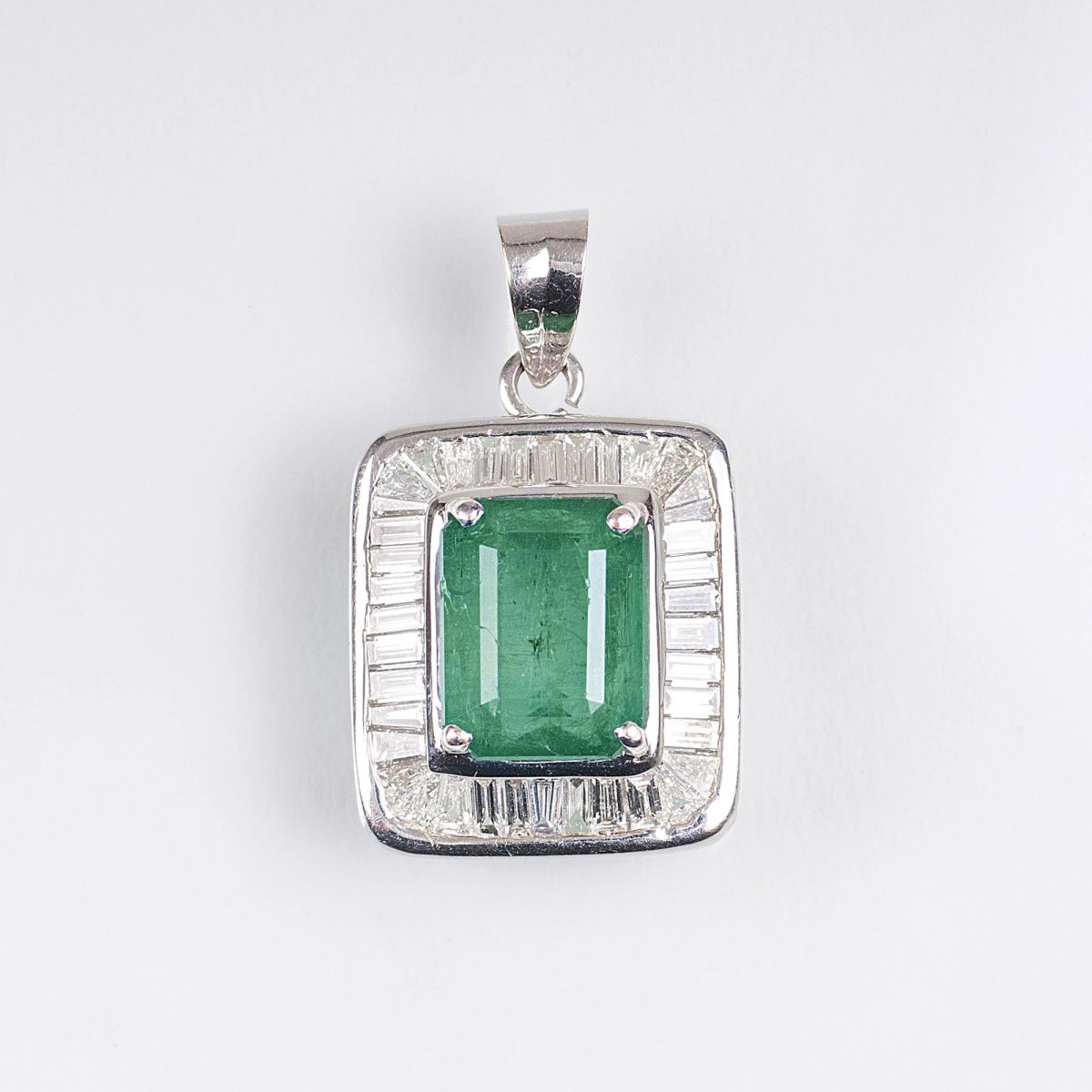 An Emerald Diamond Pendant