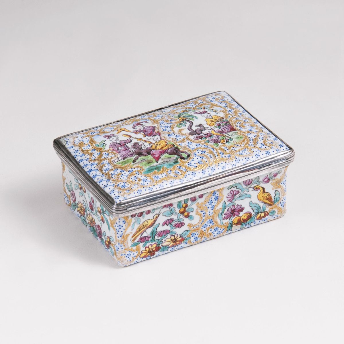 A Berlin Enamel Snuff Box with Chinoiserie