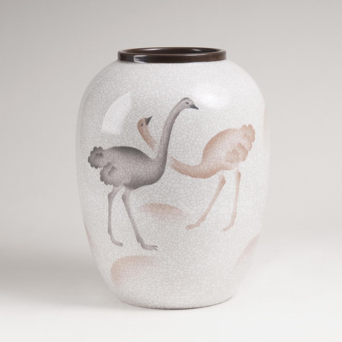 Große Art-déco Vase mit Straußendekor
