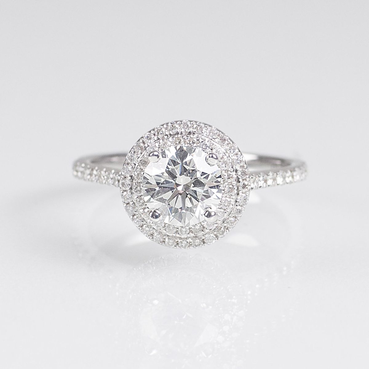 A Classical Solitaire Diamond Ring