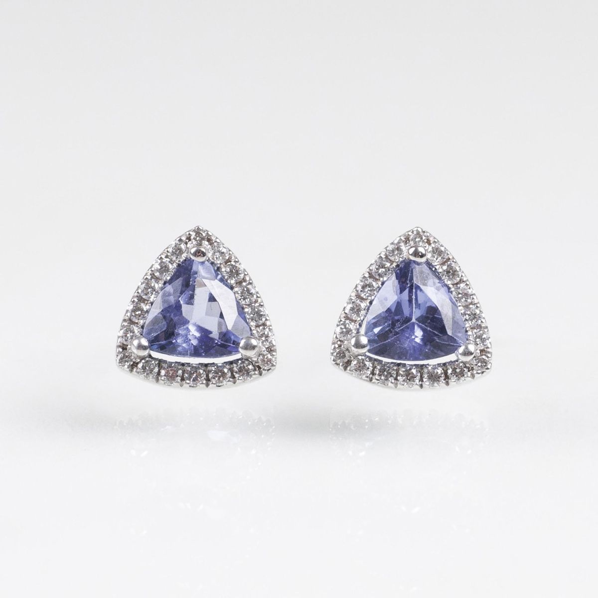 A Pair of Tanzanite Diamond Earstuds