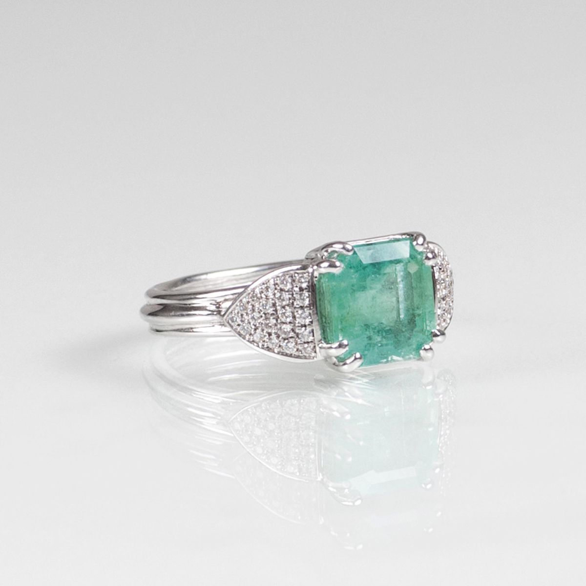 A Colombian Emerald Ring with Diamonds - image 2