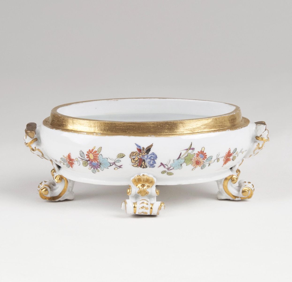 A Small Bowl with Coat of Arms 'Hennicke'