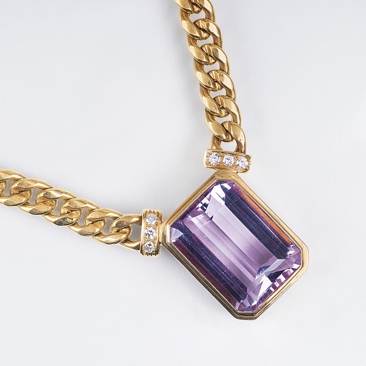 A Gold Necklace with Amethyst