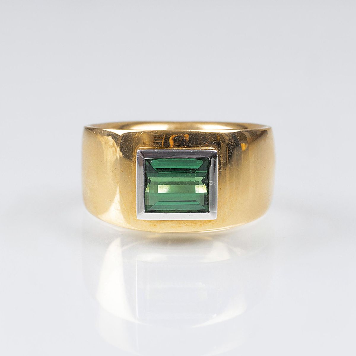 A Gold Ring with Tourmaline