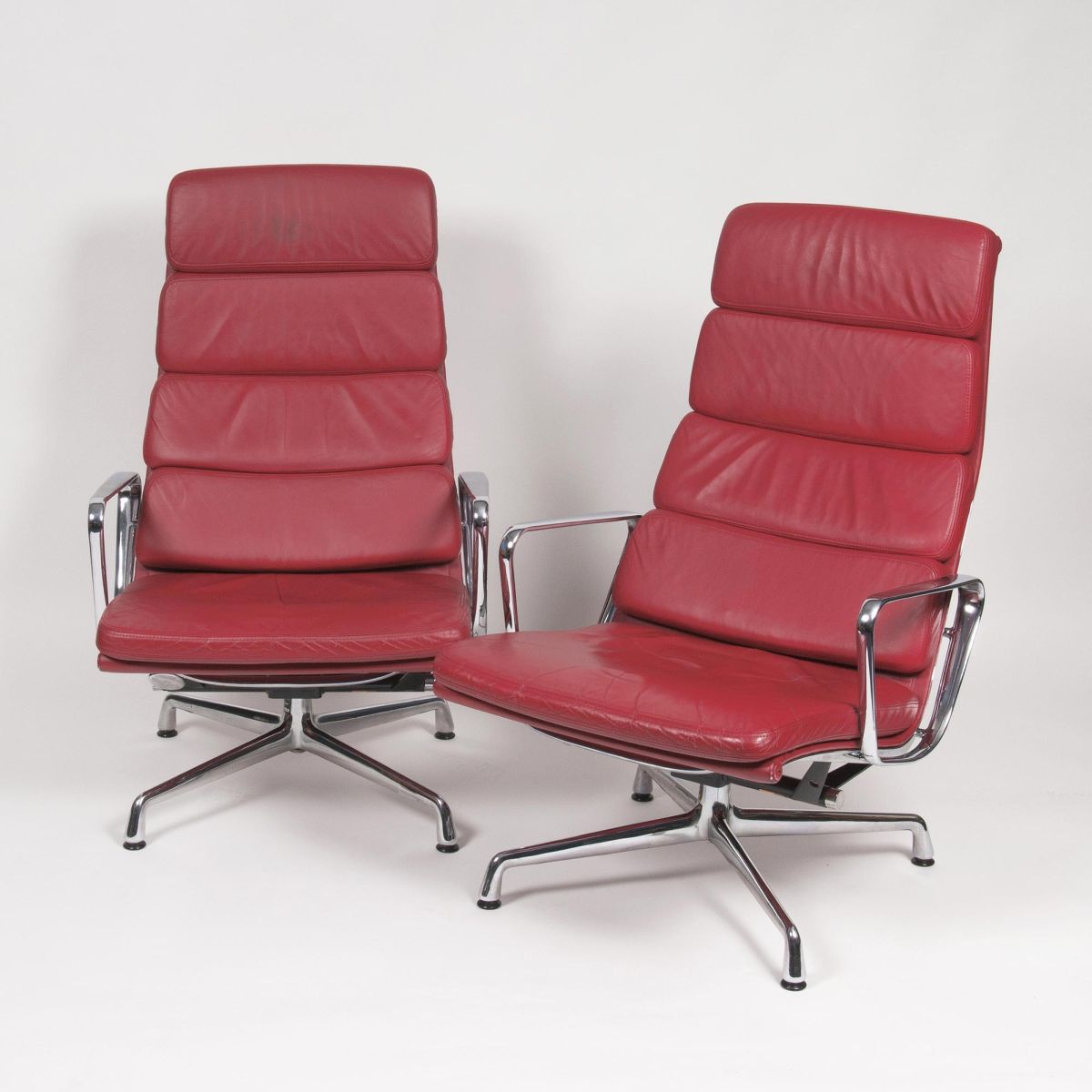 A Pair of Soft Pad Chairs EA 222