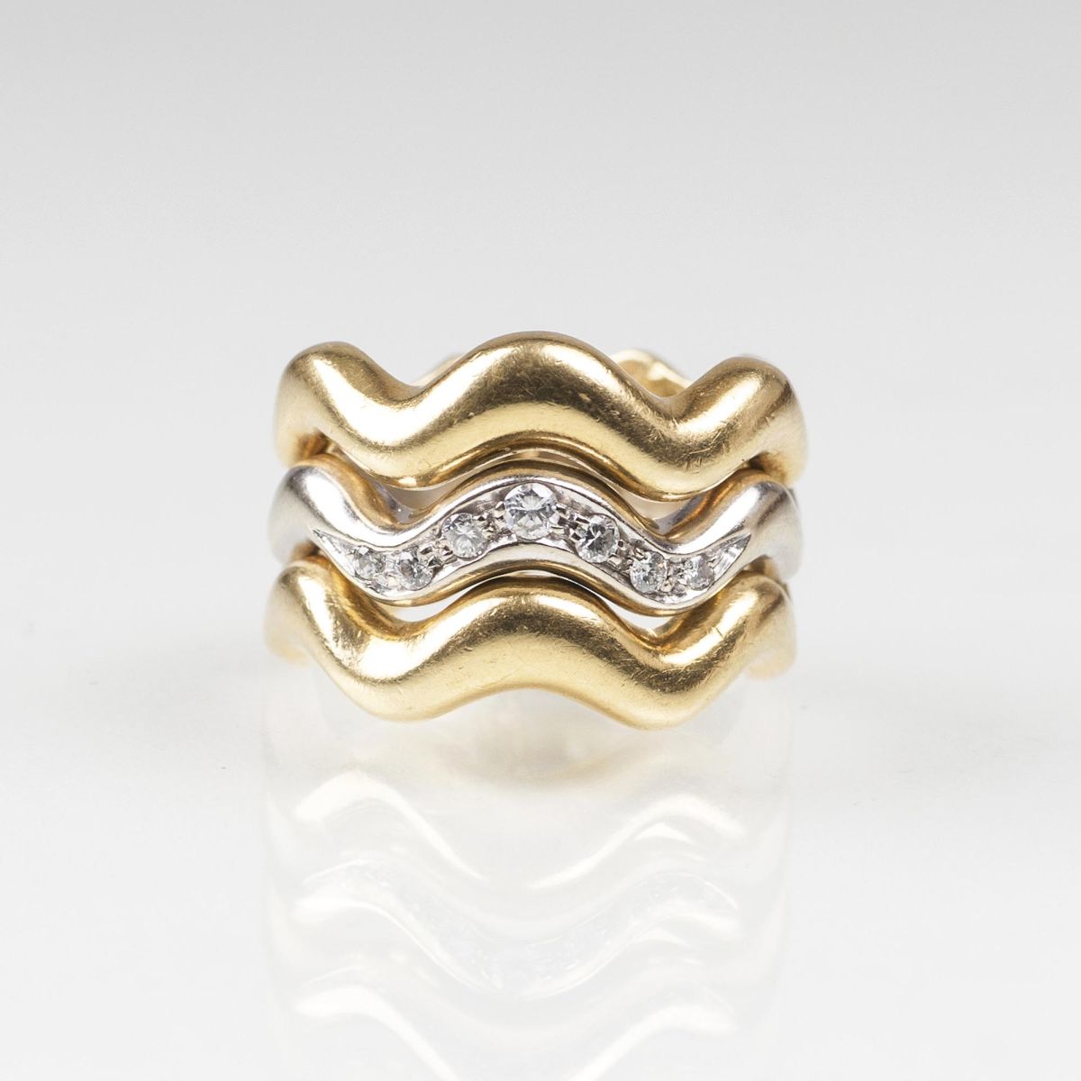 A two-coloured Gold Diamond Ring
