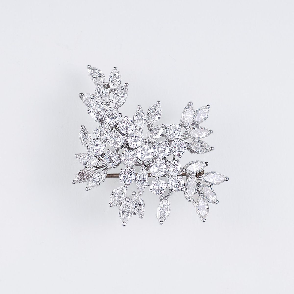 A fine Vintage Diamond Brooch