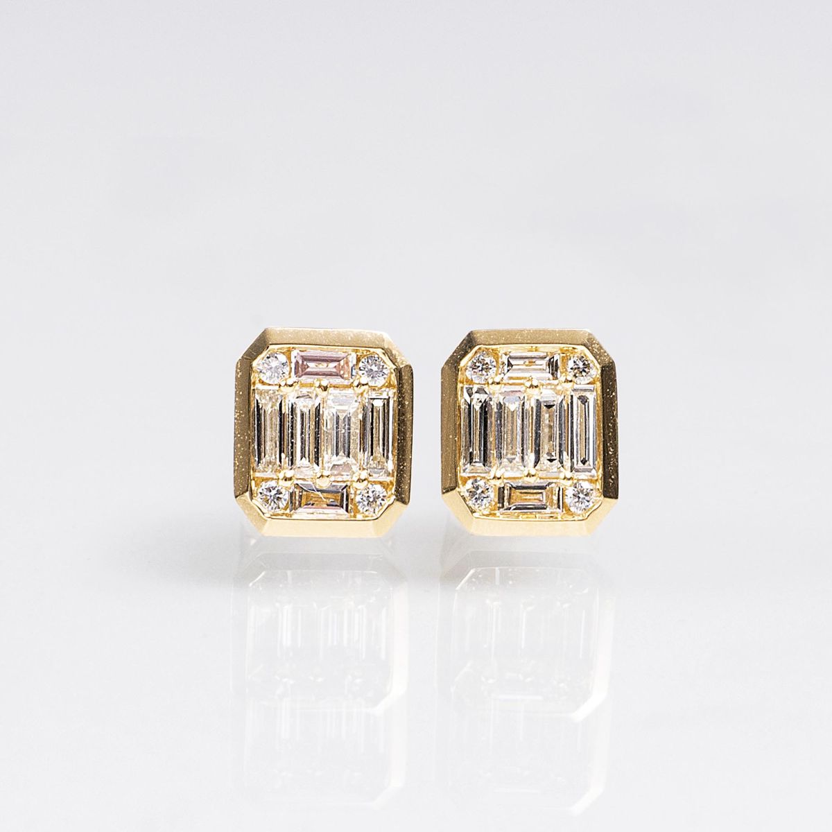 A Pair of Diamond Earstuds