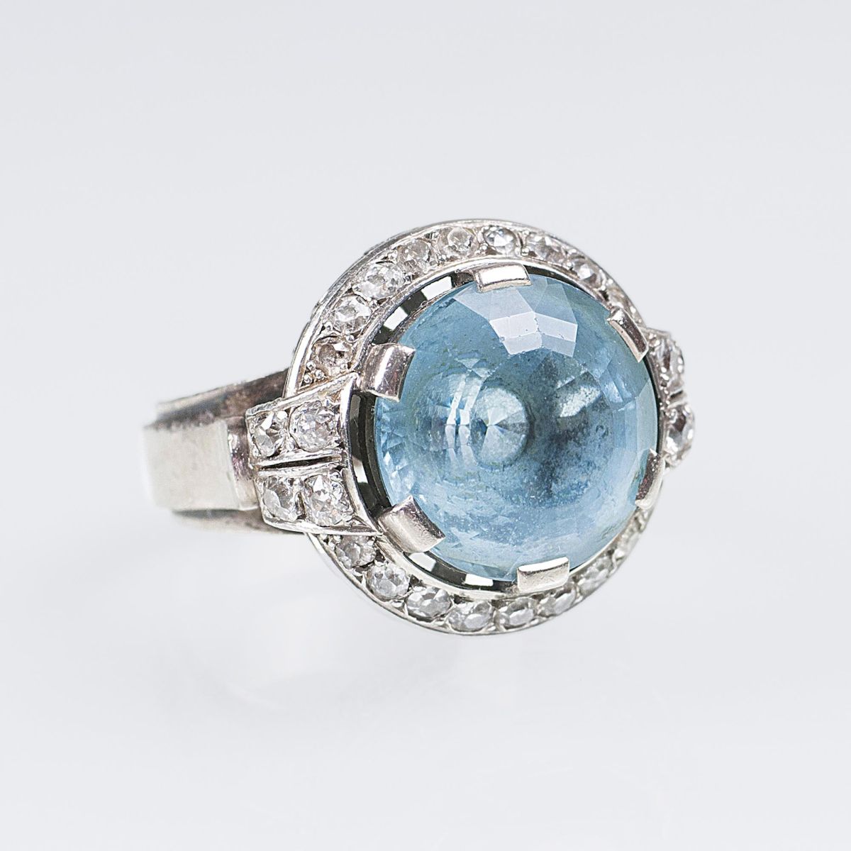 An Art-déco Aquamarine Diamond Ring