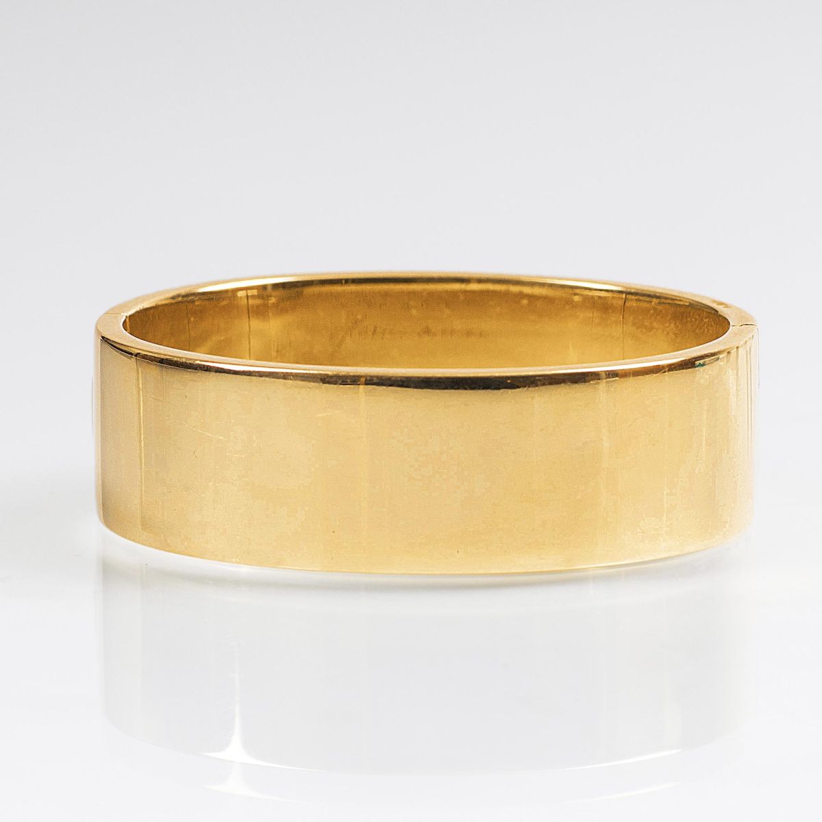 A Vintage Gold Bangle Bracelet