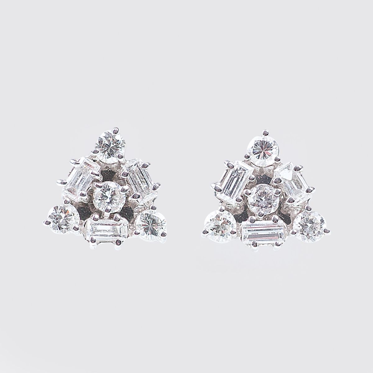 A Pair of fine Diamond Earstuds