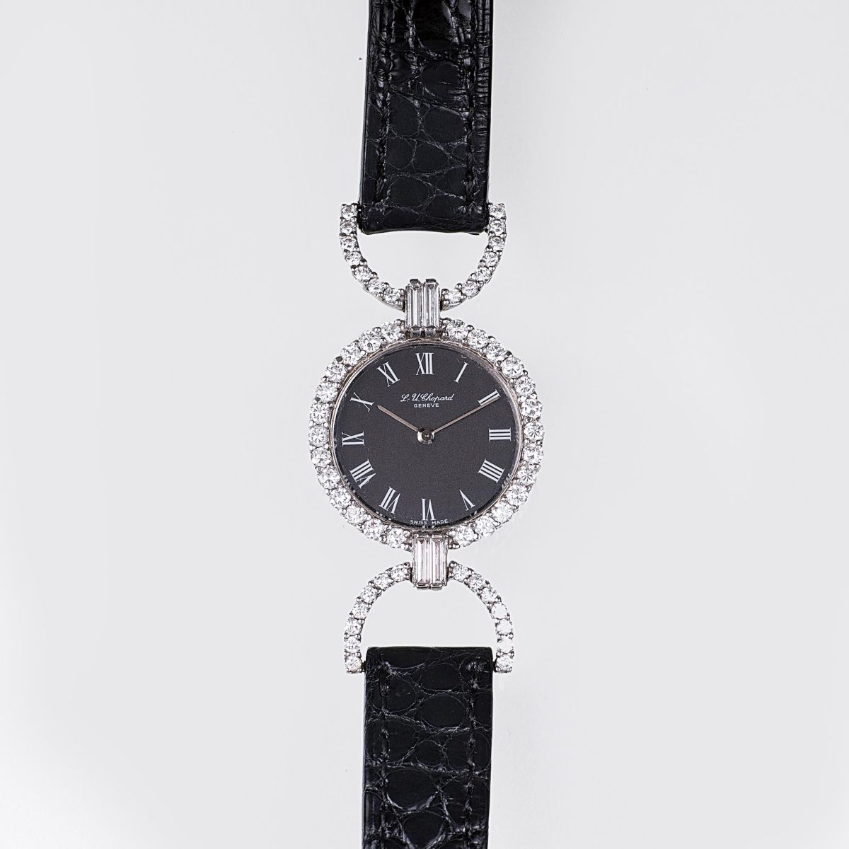 Damen-Armbanduhr mit Diamant-Besatz