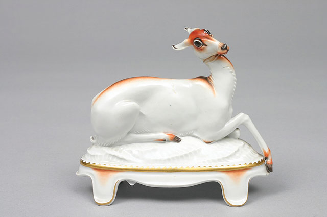 A figure of a deer from the table decoration 'Reinecke Fuchs'