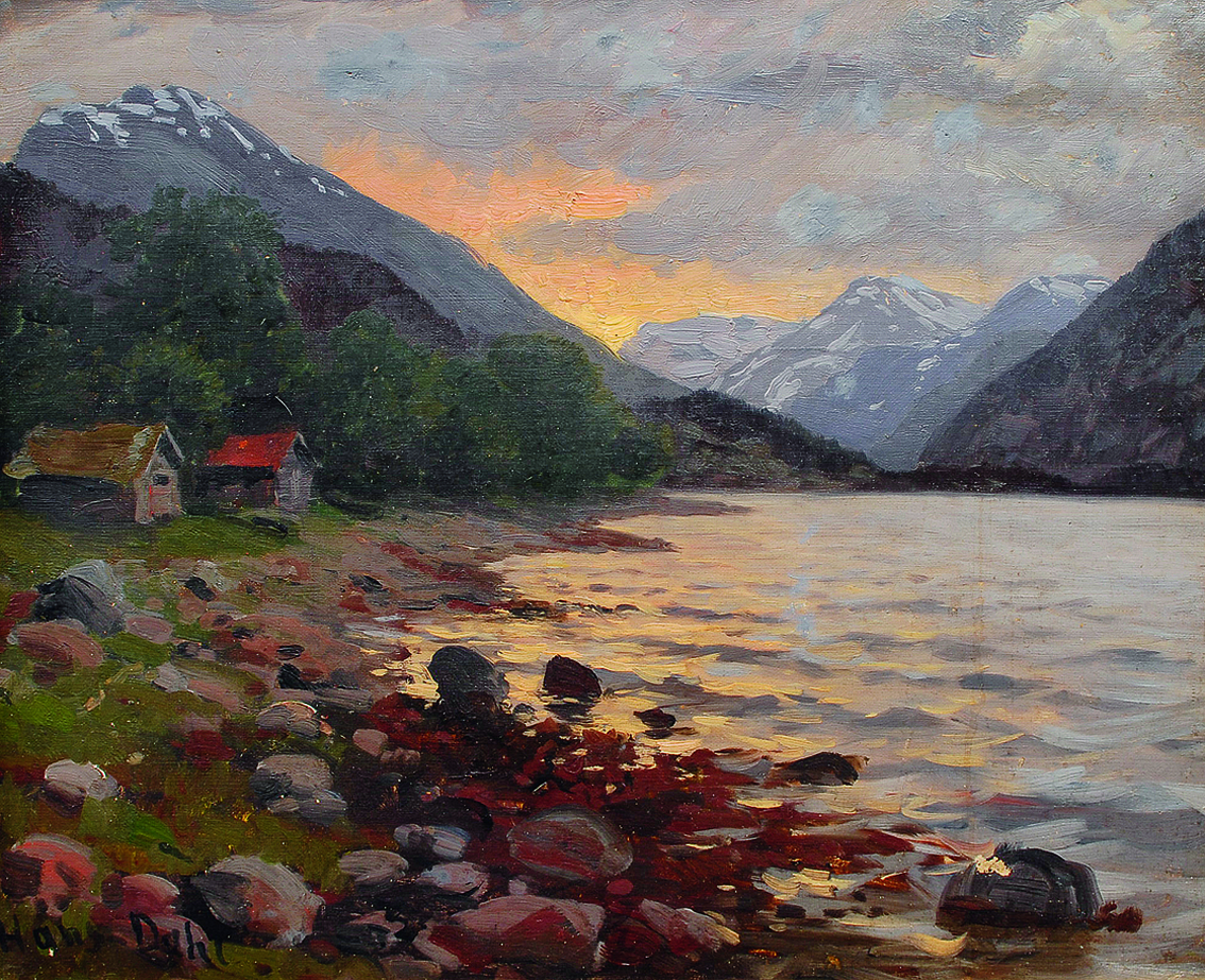 Norwegische Seenlandschaft im Abendlicht