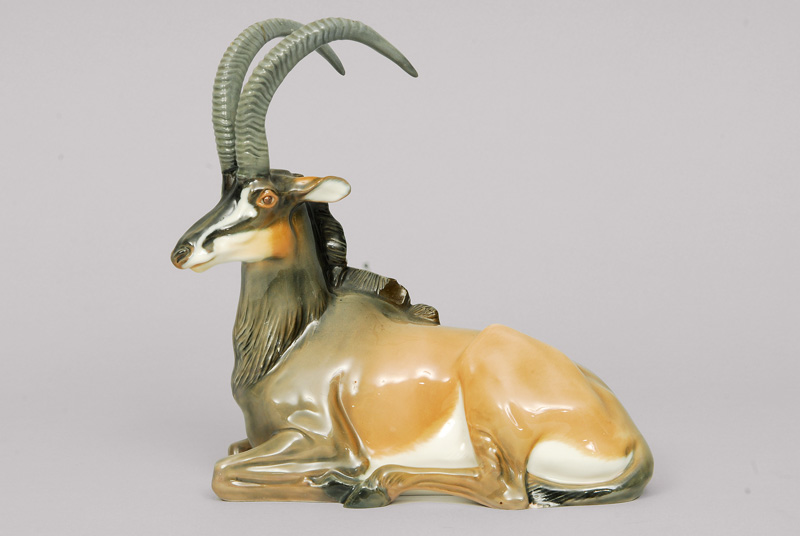 A rare animal figurine 'sable antelope'