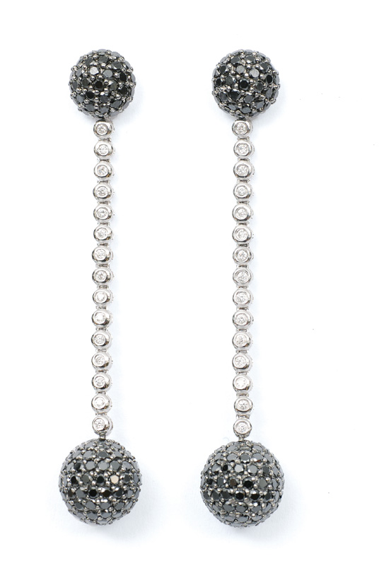 A pair of two coloured diamond earpendants