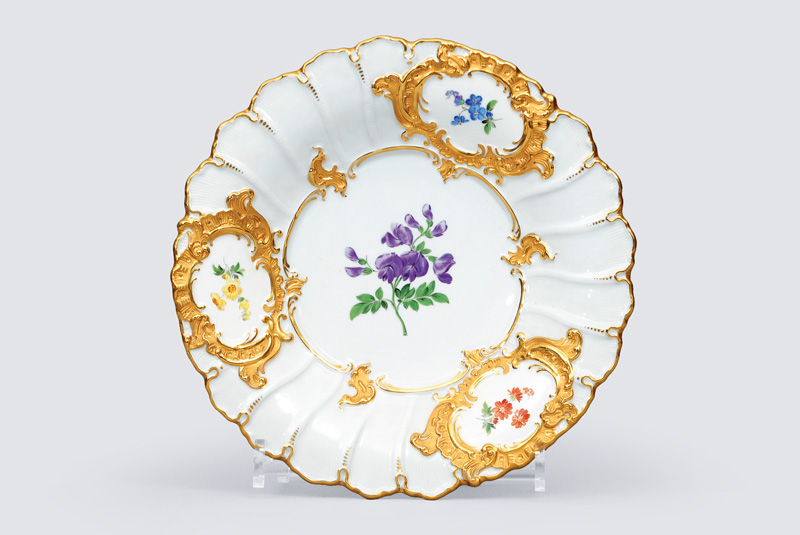 A plate with flower decoration