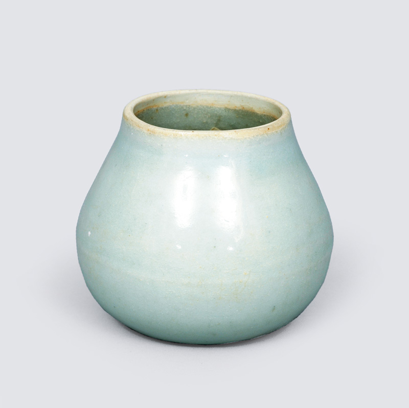 A small vase with qingbai glaze