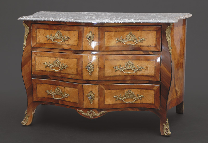 A Louis-XV-chest of drawers
