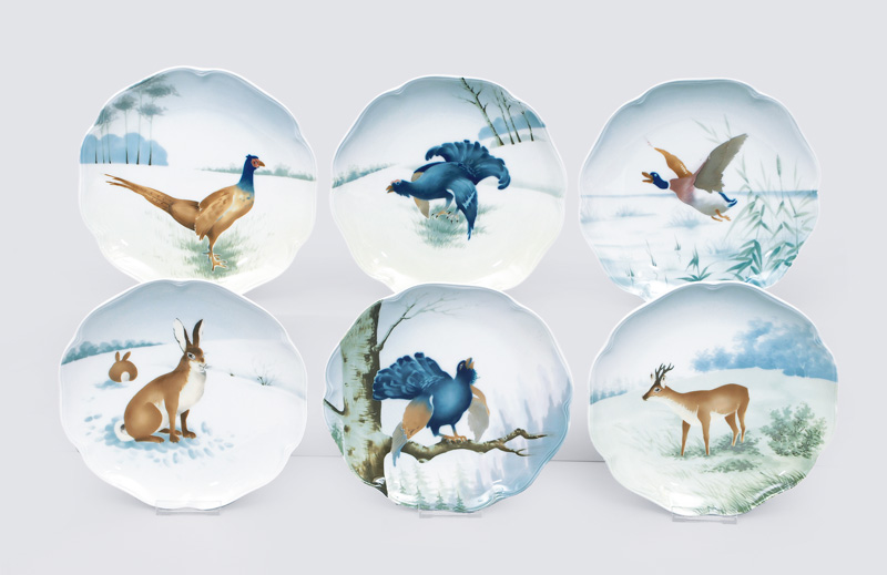 A set of 6 plates with motives of wild animals