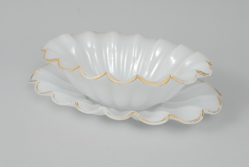An oval Biedermeier bowl