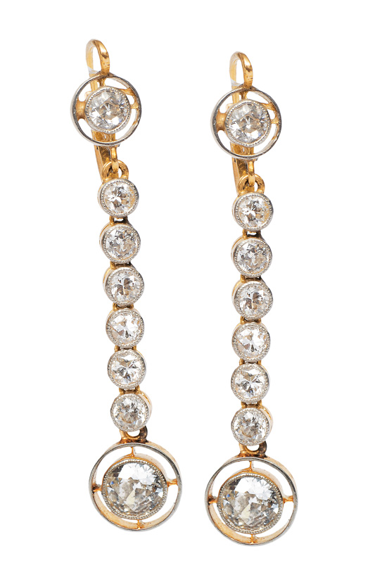 A pair of Art-déco diamond earpendants