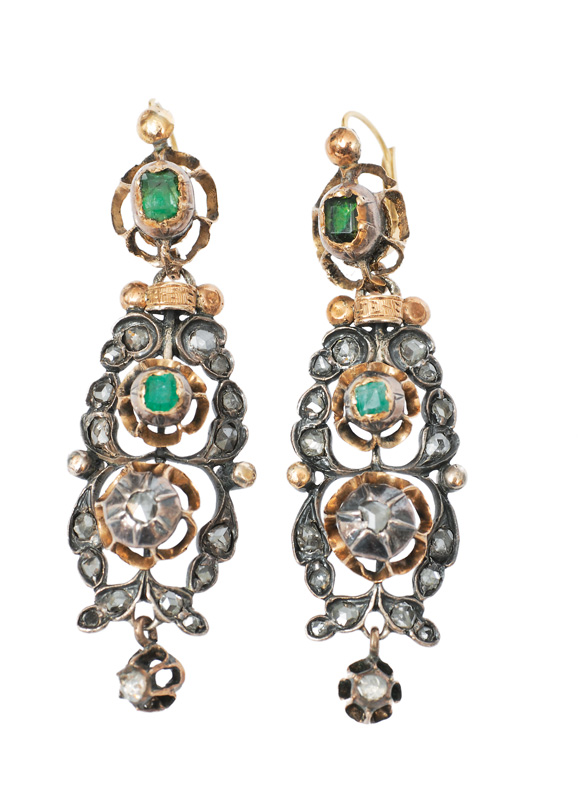 A pair of Baroque emerald diamond earpendants