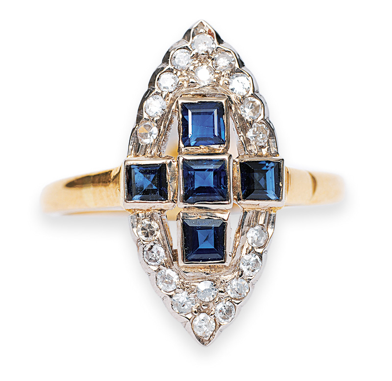 An Art-déco- sapphire diamond ring