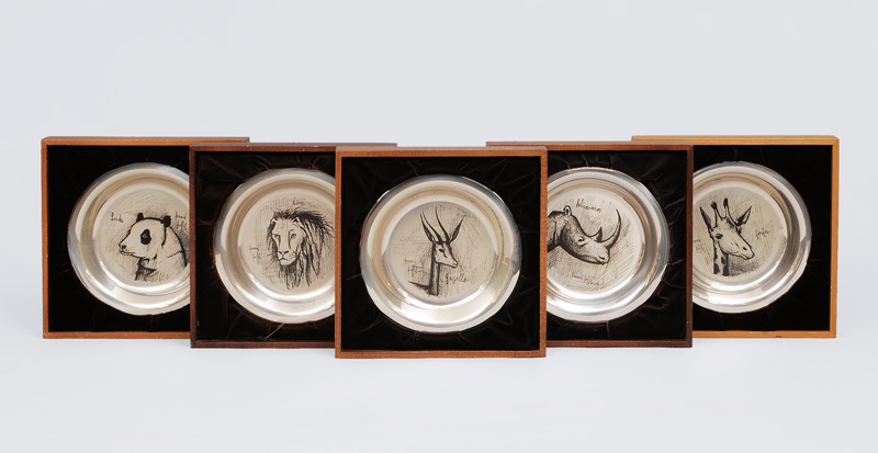 Bernard Buffet - A set of 5 plates with engravings with rhinoceros, giraffe, gazelle, panda and l A set of 5 plates with engravings with rhinoceros, giraffe, gazelle, panda and l