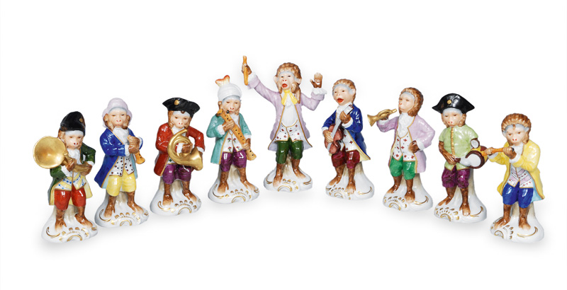 A group of a "Monkey orchestra" with 9 figurines