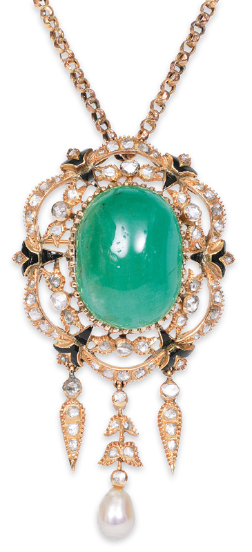 An emerald pendant with ornaments of Renaissance