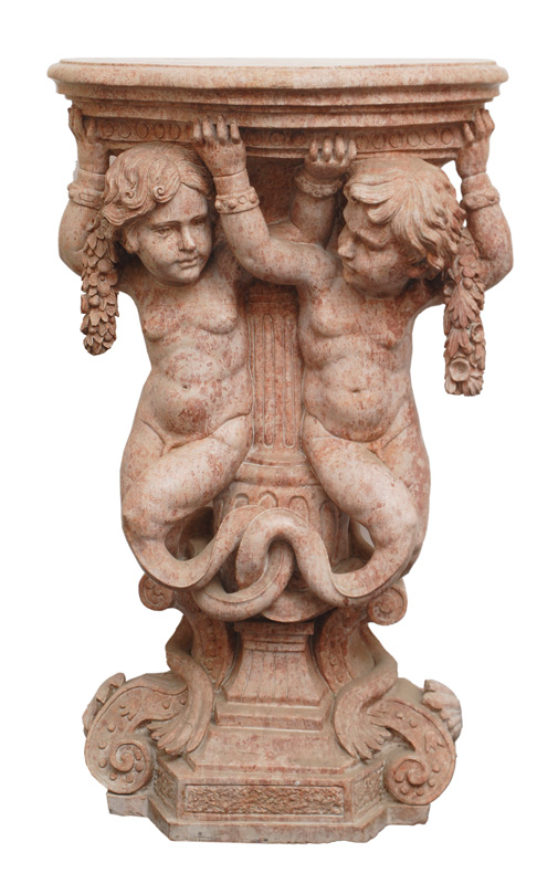 Prächtige Marmor-Konsole mit mythologischen Figuren