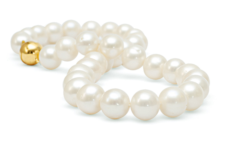A pearl necklace