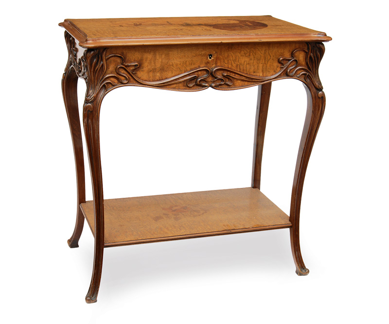 Art-Nouveau-Tisch mit Dekor von Schwänen