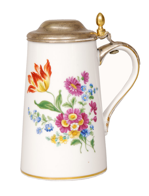 A tankard with lid and flower painting