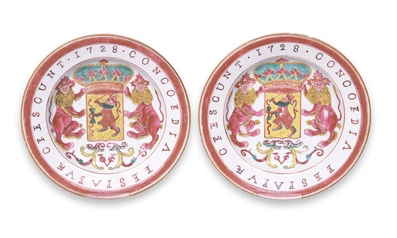 A rare pair of plates of the service of the Dutch East Indian Company
